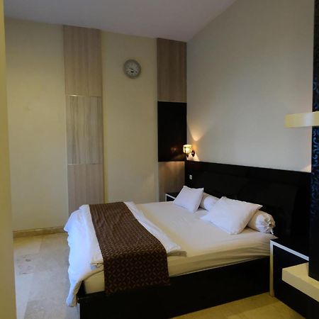 Griya Desa Hotel & Pool Sleman  Ngoại thất bức ảnh