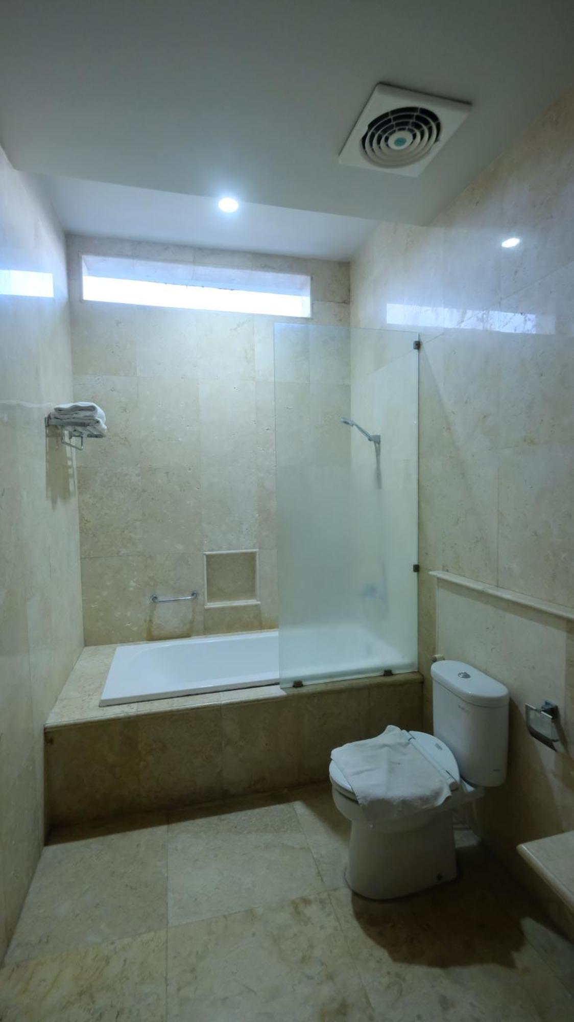 Griya Desa Hotel & Pool Sleman  Ngoại thất bức ảnh